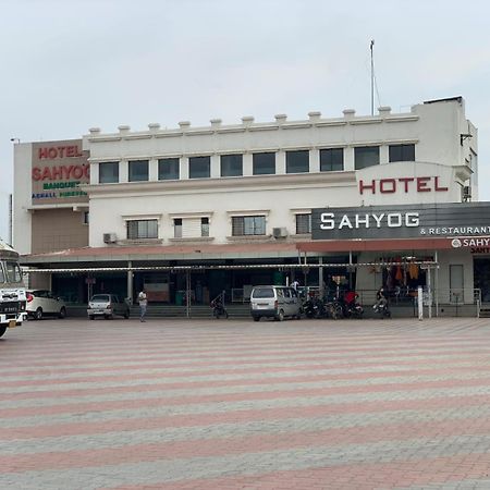 Hotel Sahyog Padra  Luaran gambar